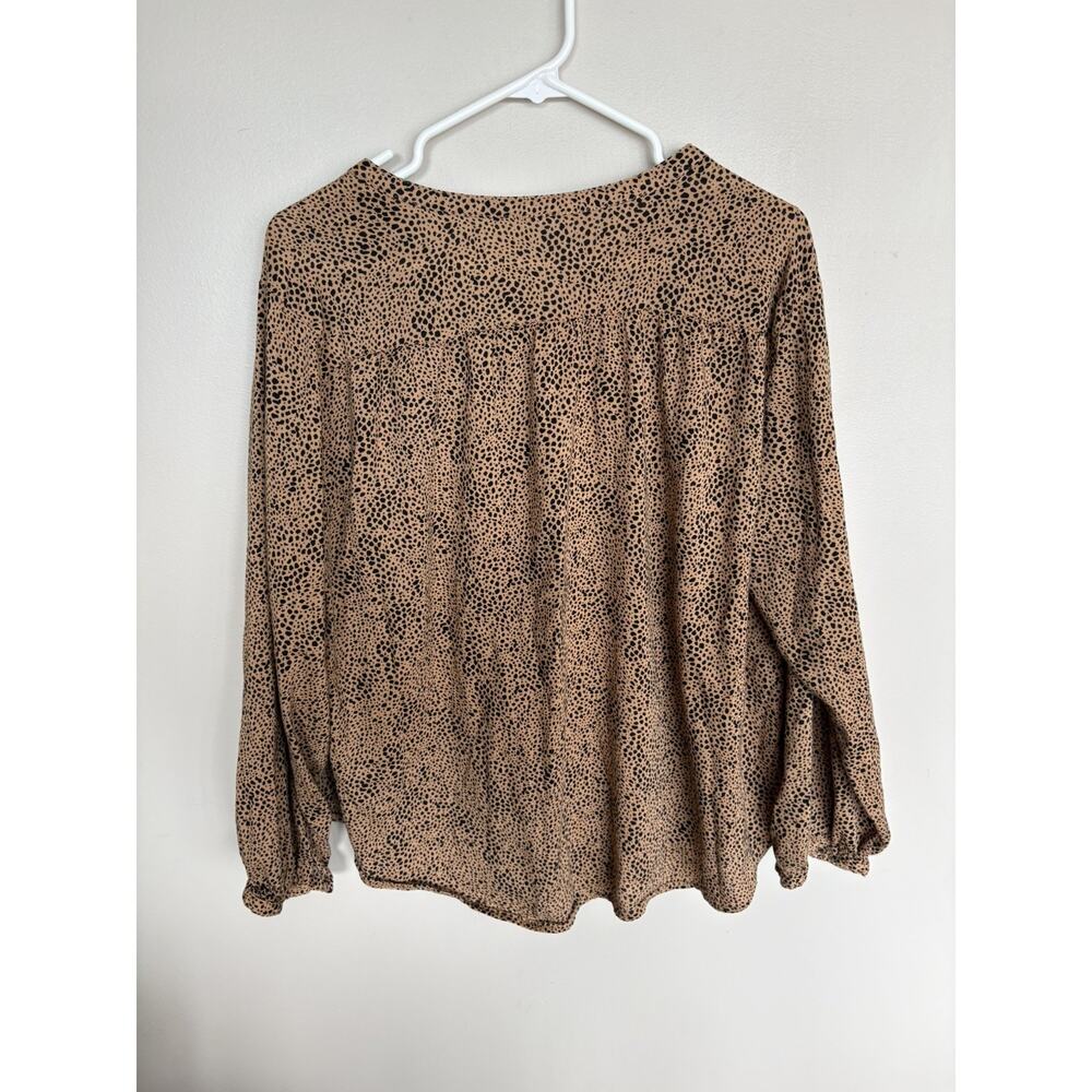 Old Navy Oversized Printed Button-Front Blouse Size L Animal Print Long Sleeve - Picture 4 of 9